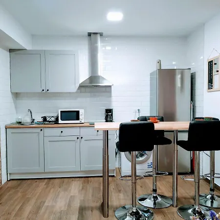 Loft Azahar Junto A Puente Apartment *